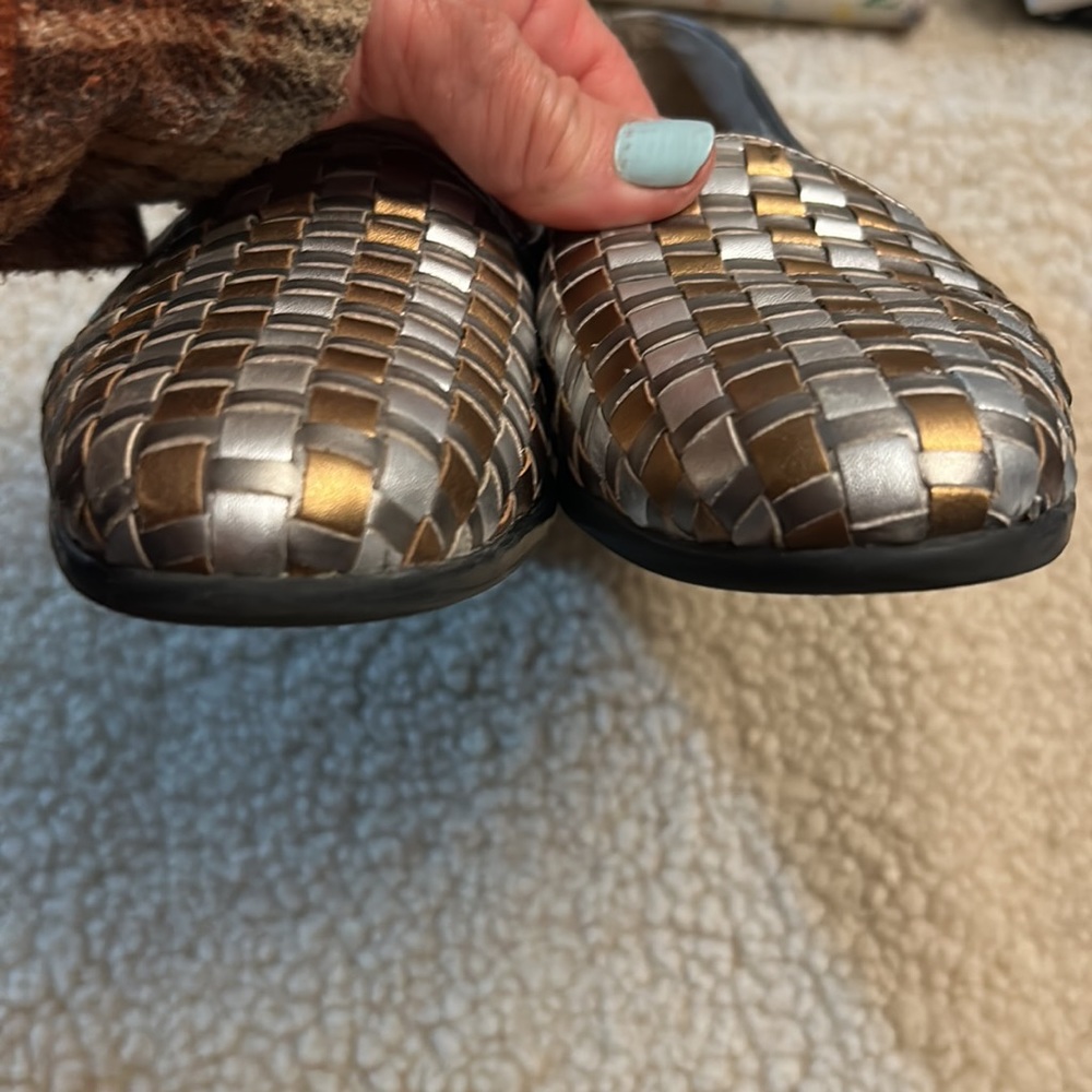 Trotters gold and silver leather slip on shoes - Picture 10 of 16